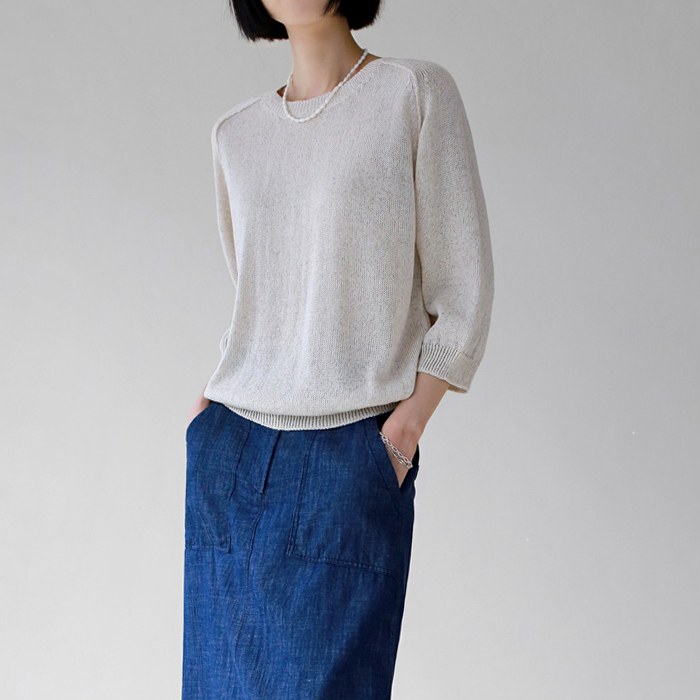 Round 7bu sleeve knit top