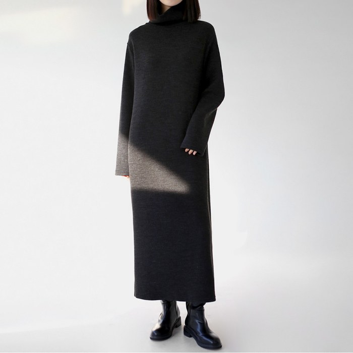 Turtleneck slit long one-piece