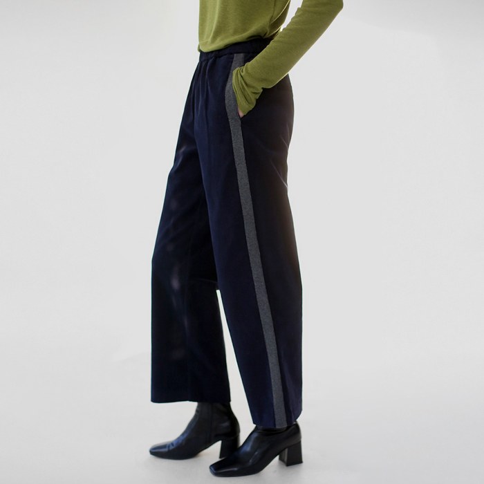 Side tape corduroy pants