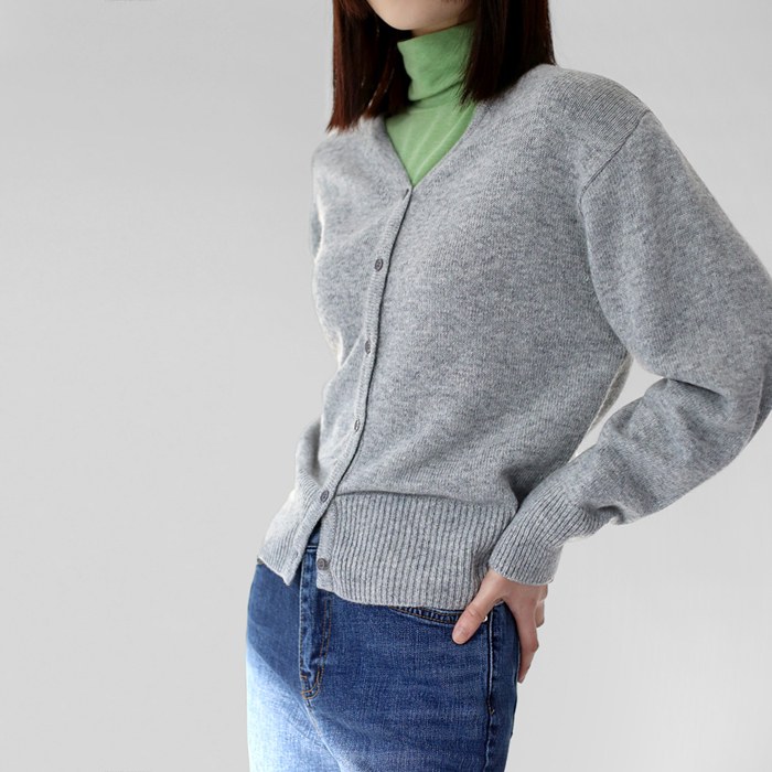 Garden V-neck Wool Cardigan